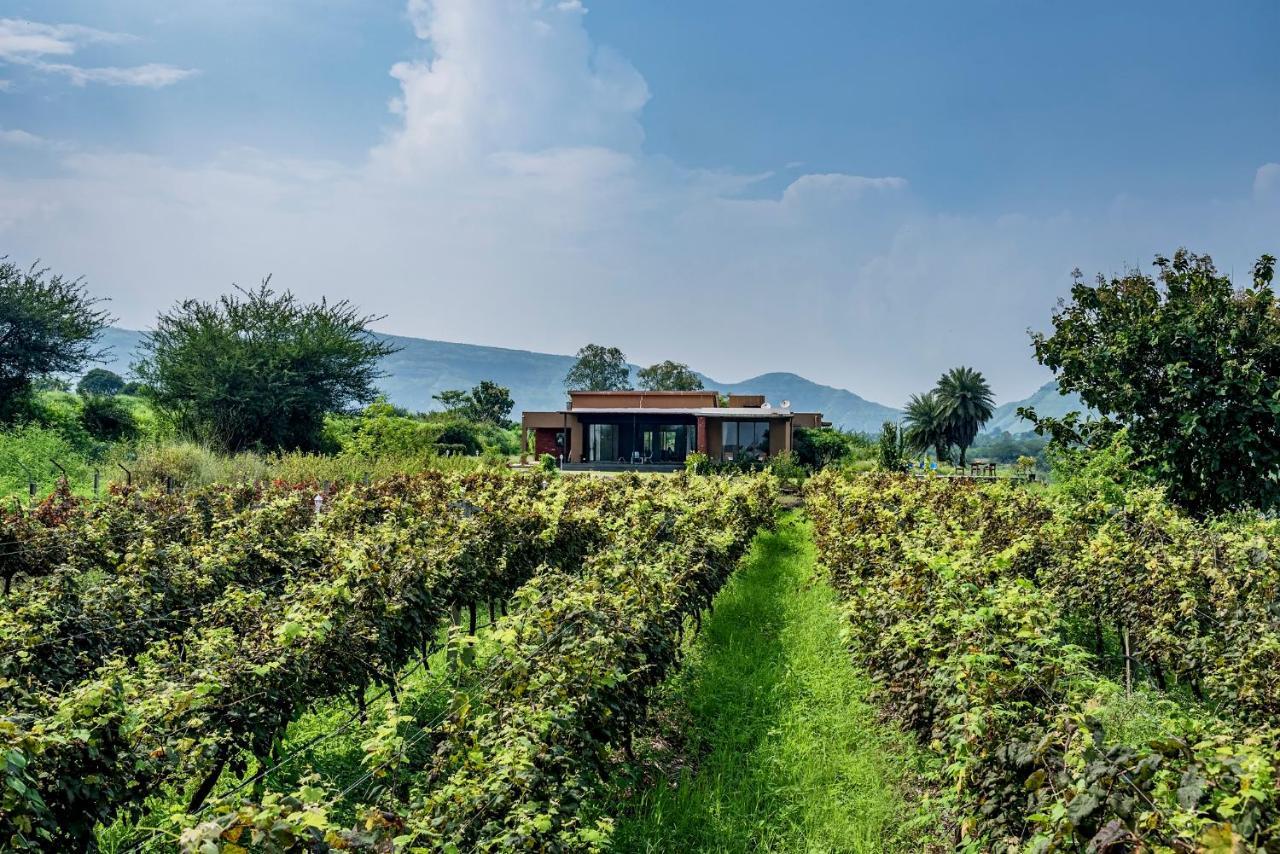 Saffronstays Rose Vineyard By The Lake, 나식 외부 사진