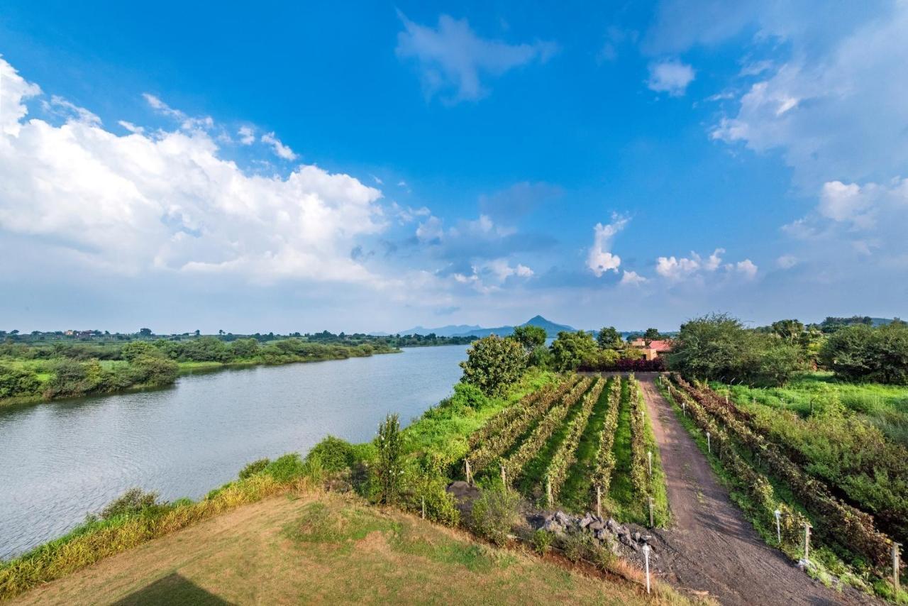 Saffronstays Rose Vineyard By The Lake, 나식 외부 사진