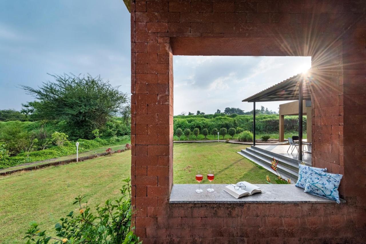 Saffronstays Rose Vineyard By The Lake, 나식 외부 사진